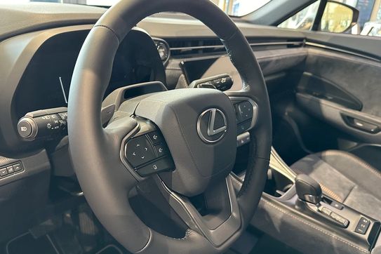 Lexus LBX Cool 1.5 Hybrid