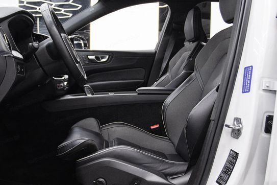 Volvo XC60 B4 B Plus Dark aut