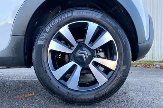 Citroen C3 Shine 1.2 PureTech EAT6