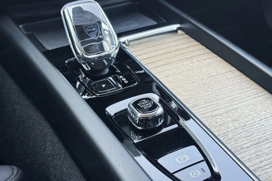 Volvo XC60 B5 B AWD Plus Dark