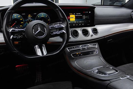 Mercedes Klasa E 220 d 4-Matic AMG Line