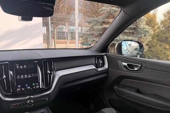 Volvo XC60 B4 D AWD R-Design