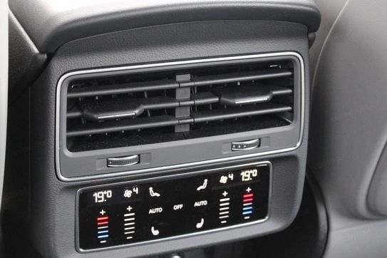 Audi Q8 SQ8 TFSI quattro