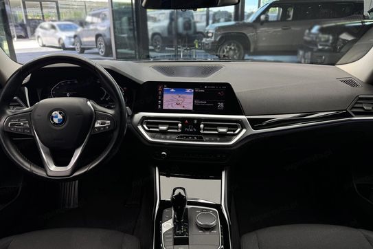 BMW Seria 3 318i aut