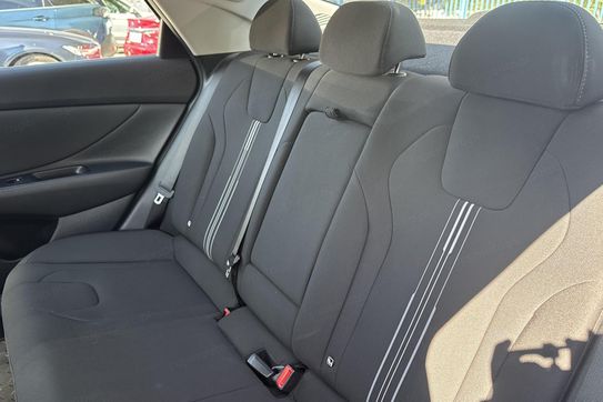 Hyundai Elantra Smart 1.6  CVT