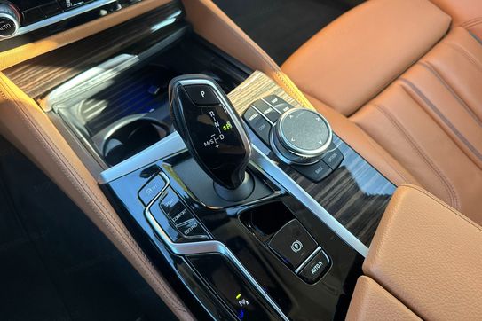 BMW Seria 5 530i xDrive Luxury Line