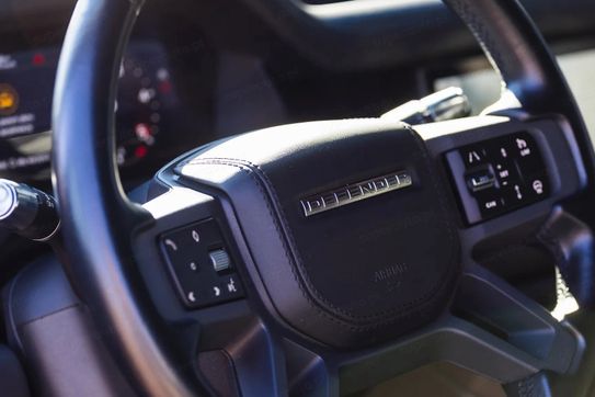 Land Rover Defender 110 D250 X-Dynamic HSE