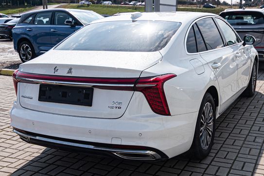 Hongqi H5 Deluxe 2.0T DSG