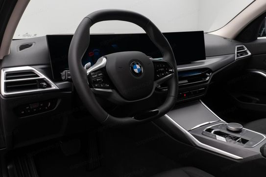BMW Seria 3 330i xDrive