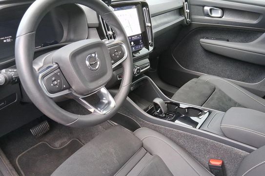 Volvo EC40 82kWh Twin Motor Performance Plus Black Edition