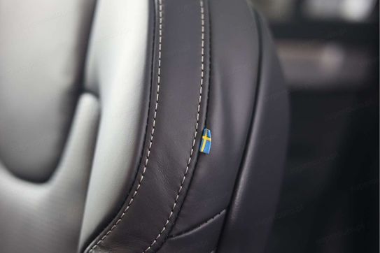 Volvo XC90 T8 AWD Plug-In Hybrid Ultra Black Edition 7os