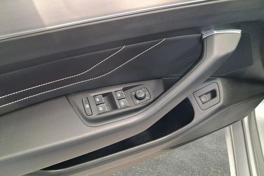 Volkswagen Passat 1.5 TSI EVO Elegance