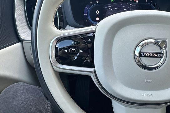 Volvo XC60 B4 D AWD Momentum Pro