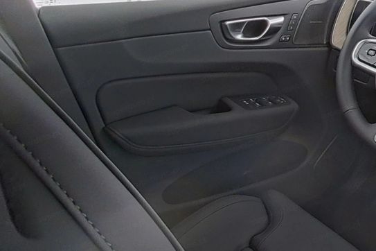 Volvo XC60 B5 B AWD Plus Dark