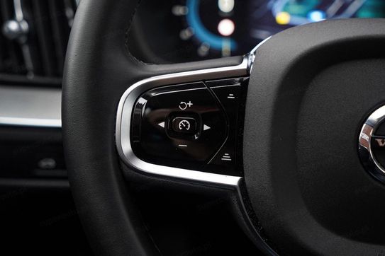 Volvo XC60 B5 B AWD Plus Dark