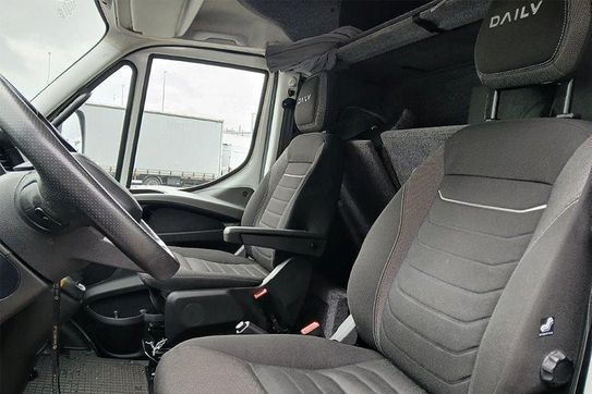 Iveco Daily 70C18 Zabudowa + Tył spanie