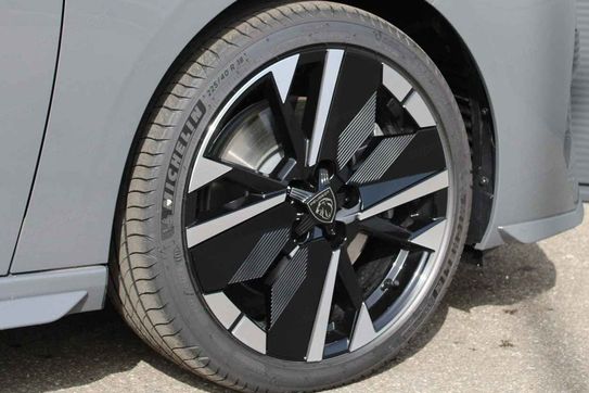 Peugeot 308 GT Exclusive EAT8 1.5 BlueHDi