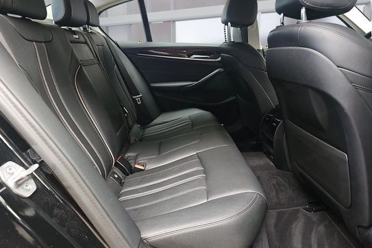 BMW Seria 5 Touring 520d xDrive Luxury Line