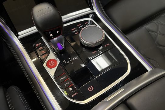 BMW Seria 8 M8