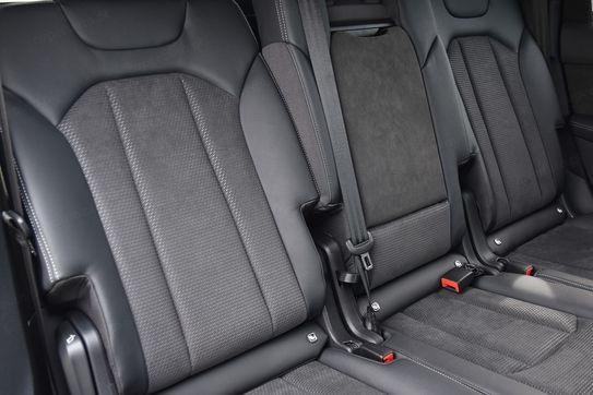 Audi Q7 TDI quattro S Line