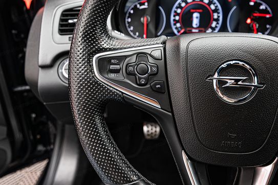 Opel Insignia 2.0 CDTI OPC line