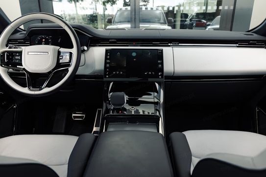 Land Rover Range Rover Sport D300 Dynamic SE