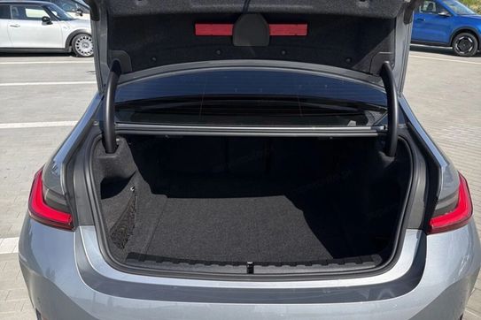 BMW Seria 3 320i
