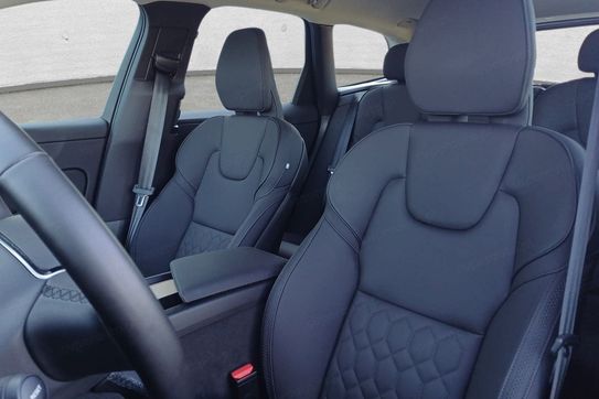 Volvo XC60 B5 B AWD Plus Dark aut