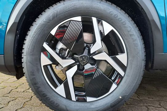 Peugeot 2008 GT Exclusive e-DCS6 1.2 PureTech mHEV