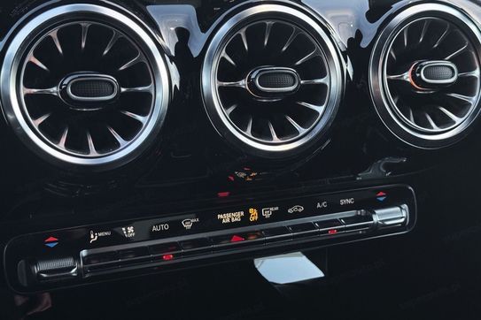 Mercedes CLA 200 AMG Line