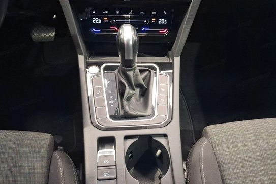 Volkswagen Passat 1.5 TSI  DSG