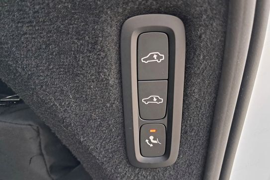 Volvo XC90 T8 AWD Plug-In Hybrid Dark 7os aut