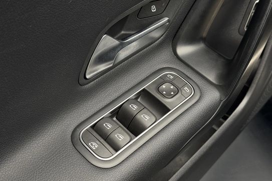 Mercedes CLA 200 mHEV 7G-DCT
