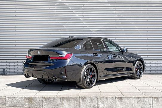 BMW Seria 3 330i xDrive M Sport