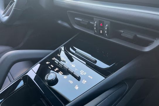 Porsche Cayenne Coupe E-Hybrid Black Edition