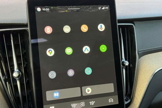 Volvo XC60 B5 B AWD Ultra Dark