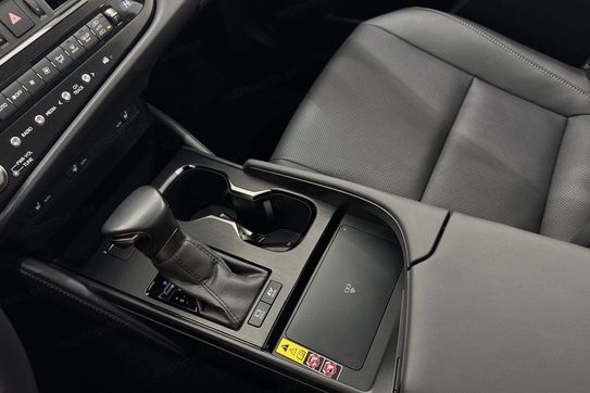 Lexus ES 300h Business Edition