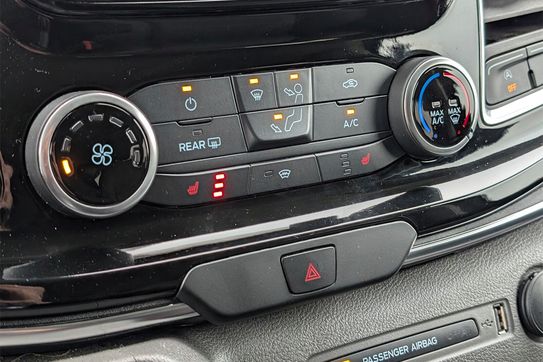 Ford Tourneo Custom L2H1 AT