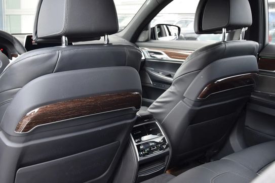 BMW Seria 7 750d xDrive M Sport