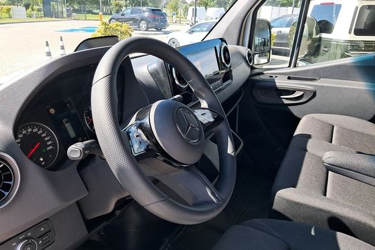 Mercedes Sprinter 317 CDI Długi PRO AUT