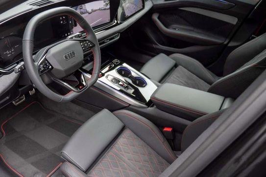 Audi A6 e-Hybrid quattro Avant