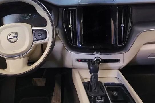 Volvo XC60 T5 Momentum Pro aut