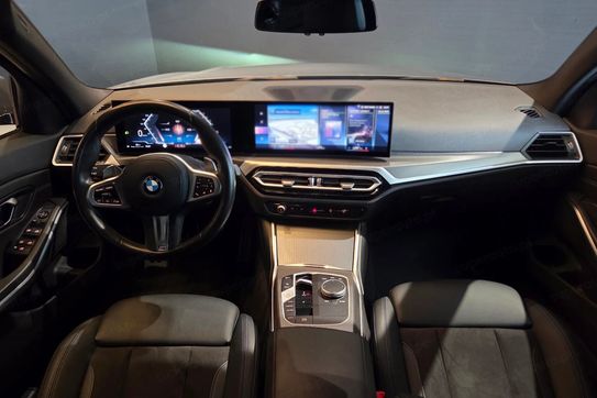 BMW Seria 3 318i M Sport aut