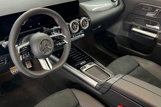 Mercedes GLA 200  AMG Line