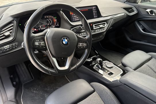 BMW Seria 2 218i Sport Line