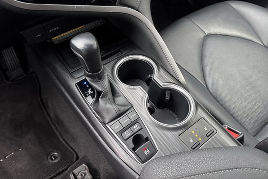 Toyota Camry Executive 2.5 Hybrid  CVT