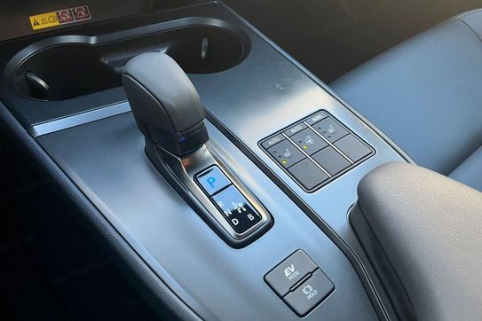 Lexus UX 300h F Sport Design