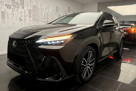 Lexus NX 350h Omotenashi 2.5 Hybrid AWD