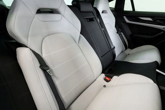 Porsche Panamera 4 E-Hybrid