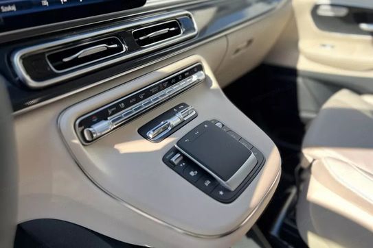 Mercedes V Klasa 300 d 4-Matic 9G-Tronic Marco Polo